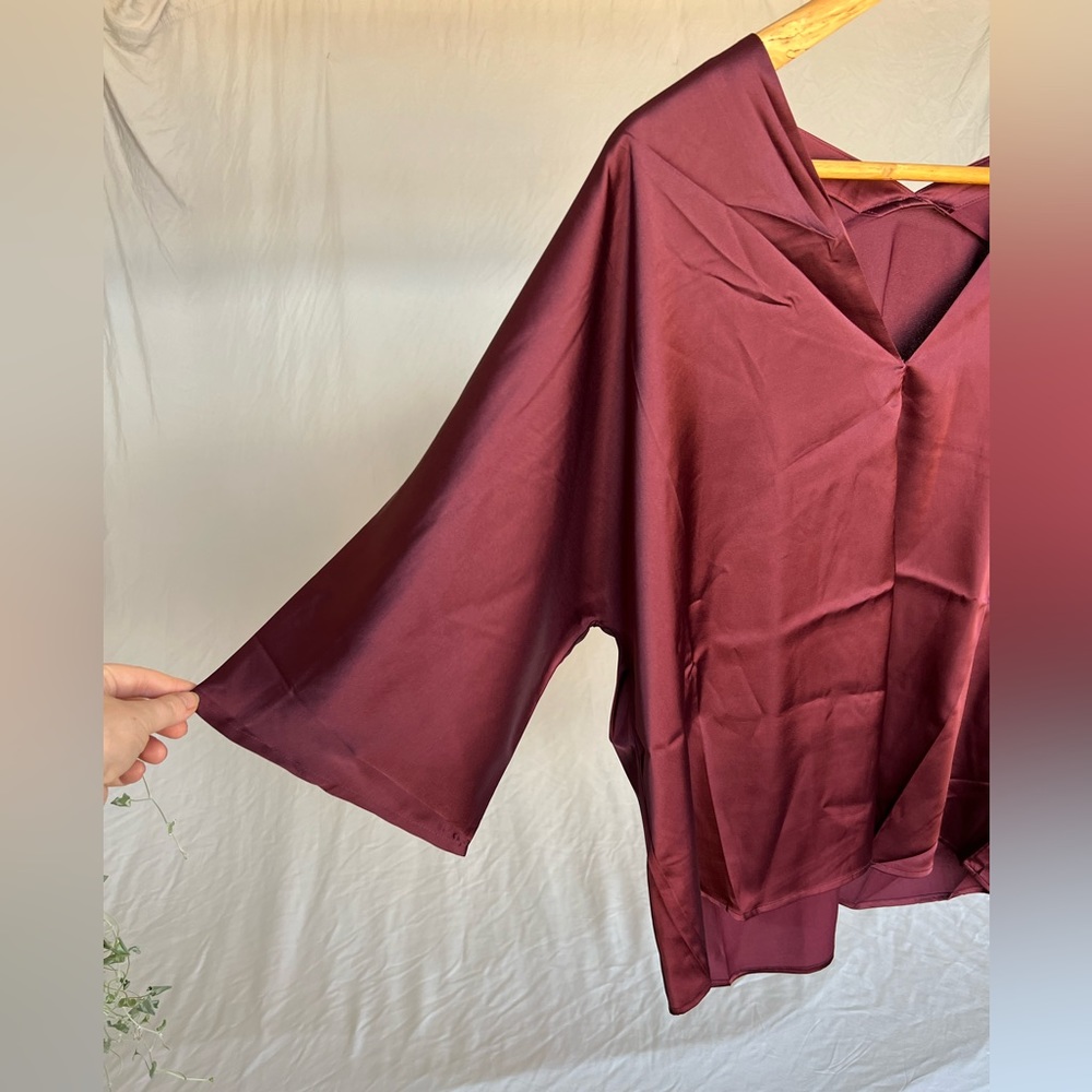 NWT – Banana Republic Factory V-neck Dolman top, L, dark cherry red